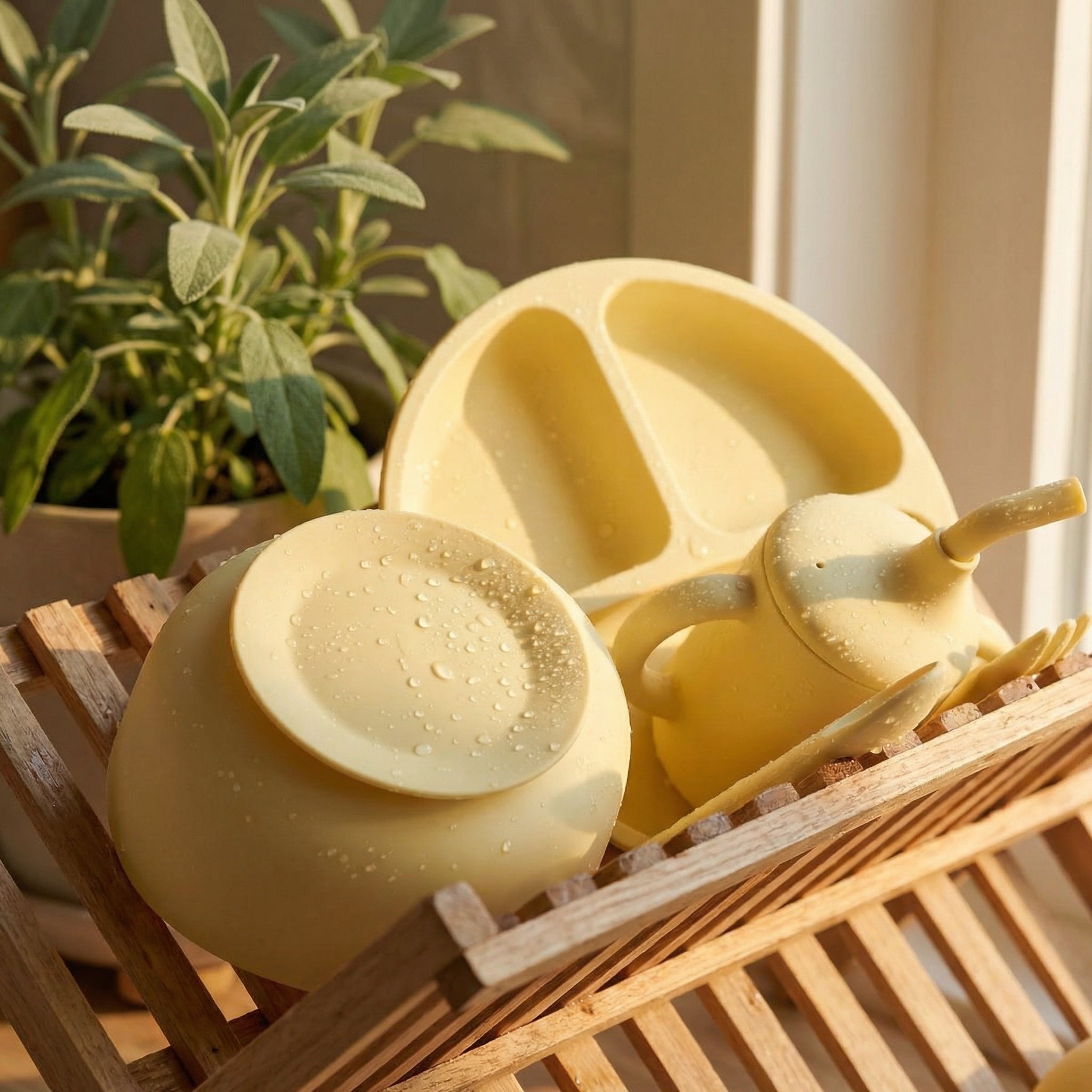 Neutral silicone baby dining set with plate, bowl and utensils